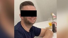 Polițist prins în timp ce dădea o spargere. La jaf a luat parte și fratele agentului